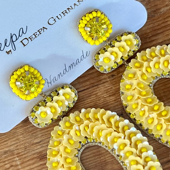 NWT Deepa Gurnani Beaded Crystal Flower Chandeliers - Picture 3 of 16